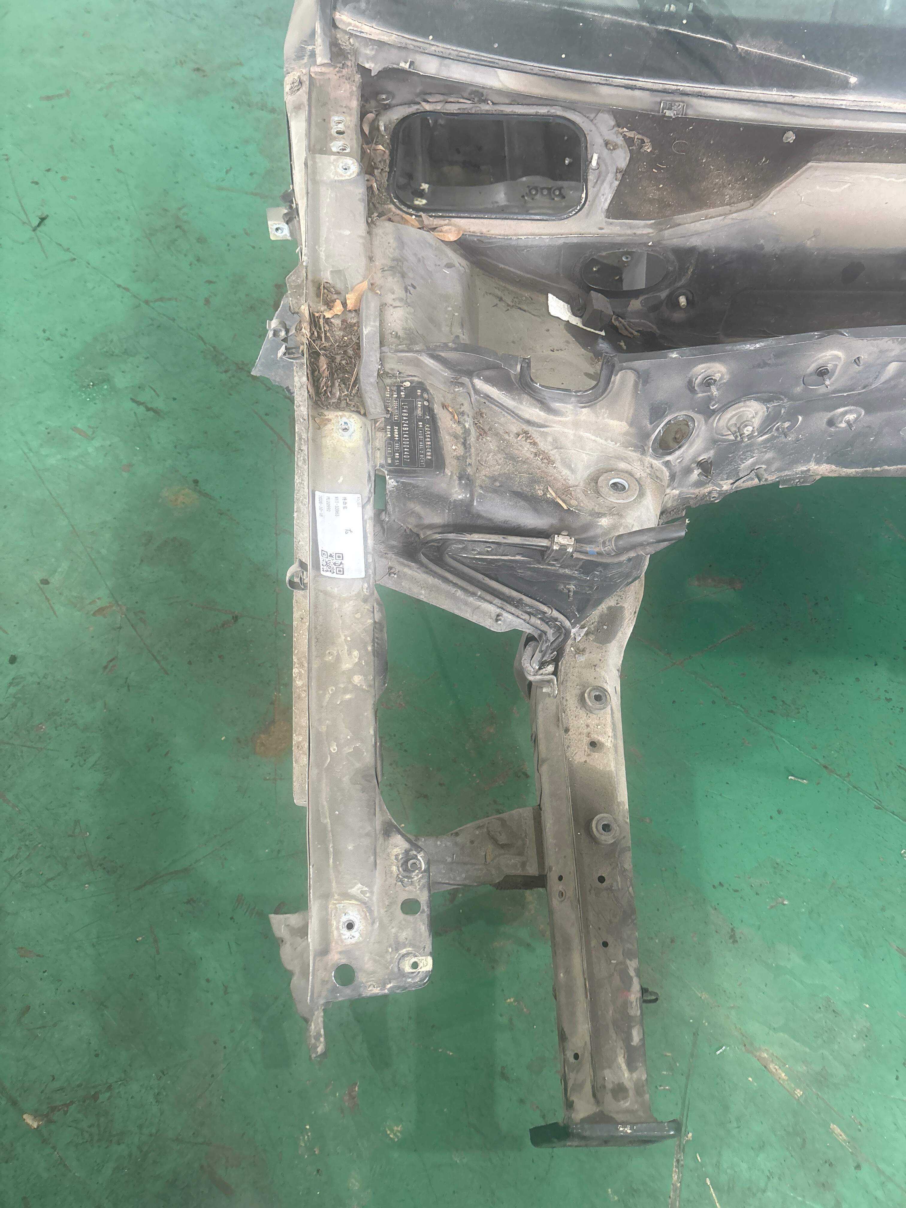 L4B0809102M Front Frame Rail, Right