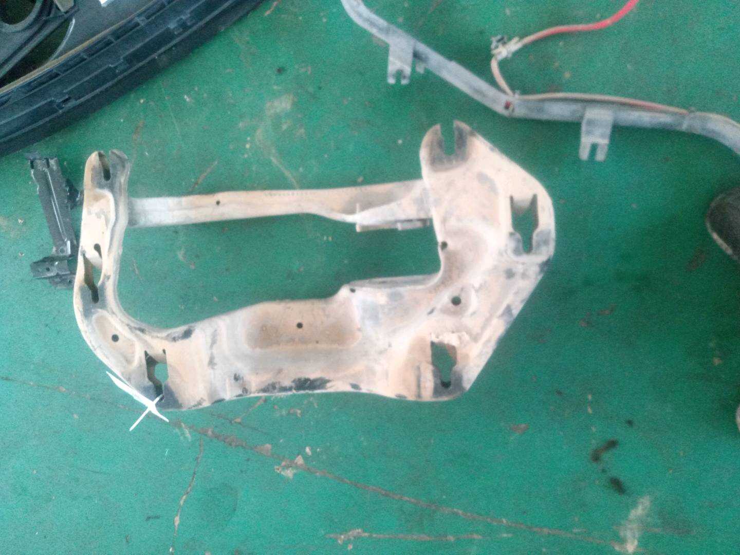 22326854187 变速器托梁