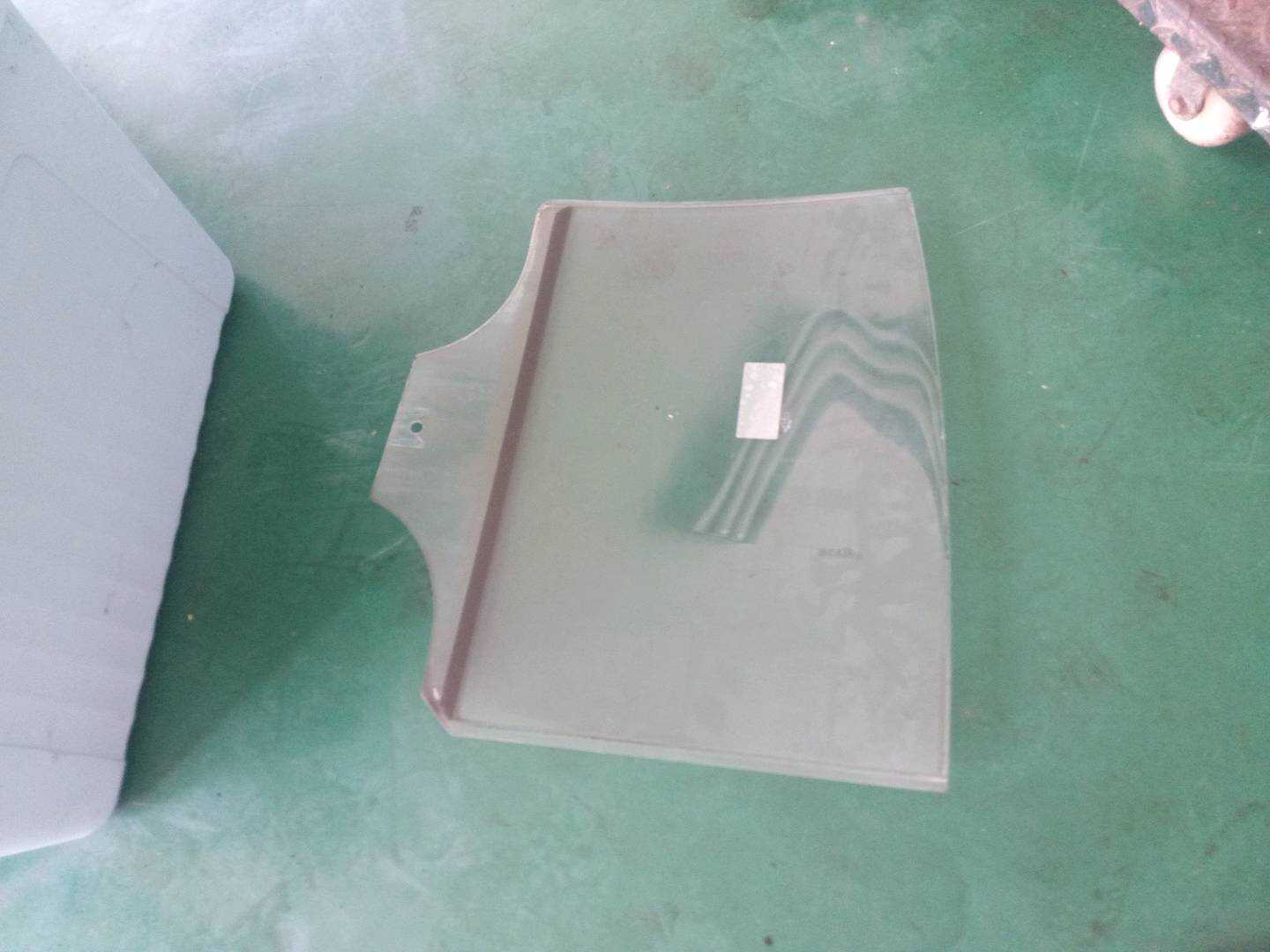 18D845205 后门玻璃(左)