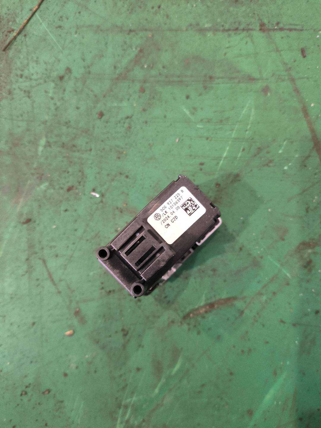 L5CG927225BWZU 电子驻车制动开关