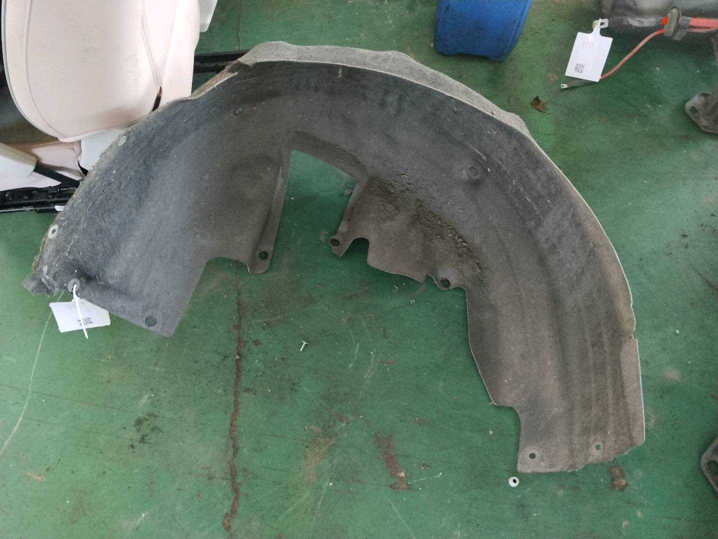 51717260294 后叶子板内衬（右）