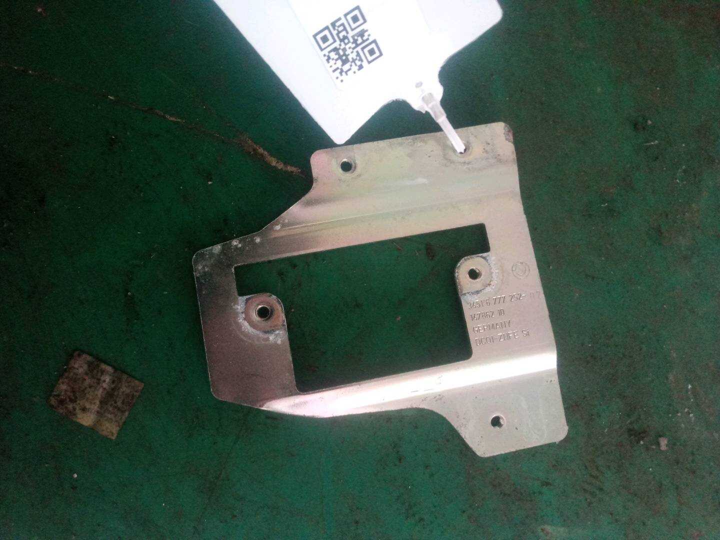 34516777252 偏转率传感器支架