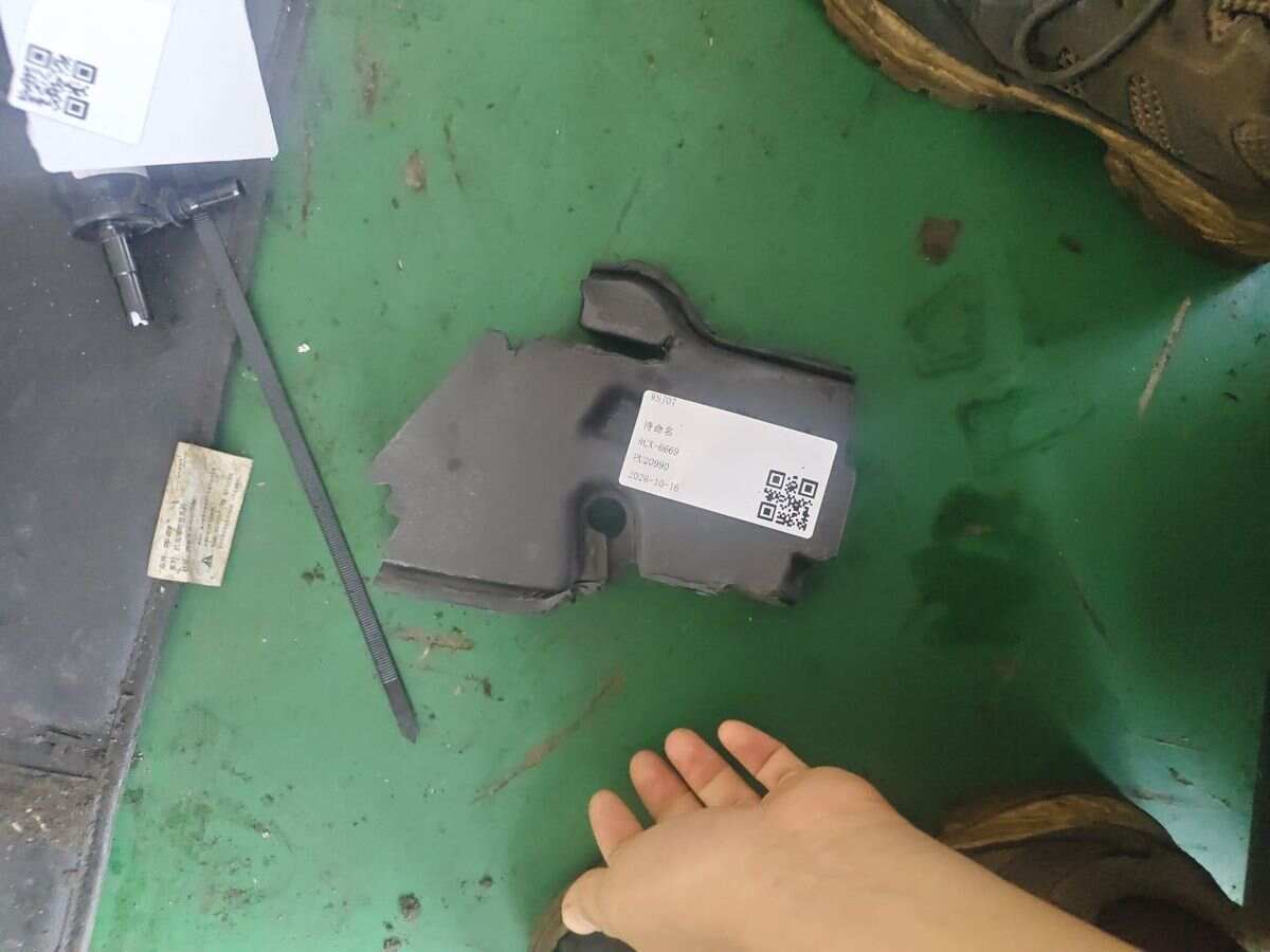 51487278060 前围上密封件(右)