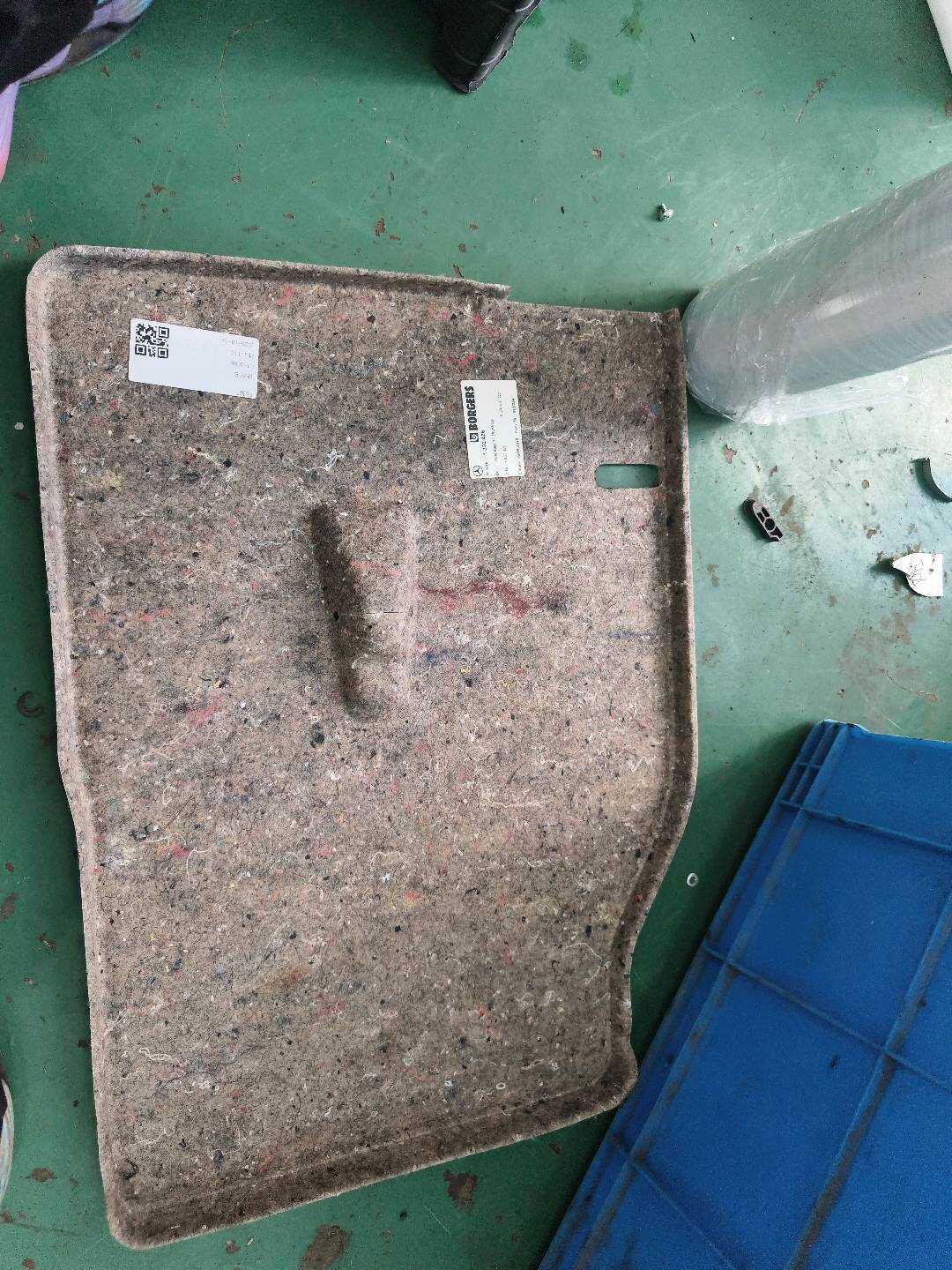 A16992411377H45 后排座椅侧饰板（左）