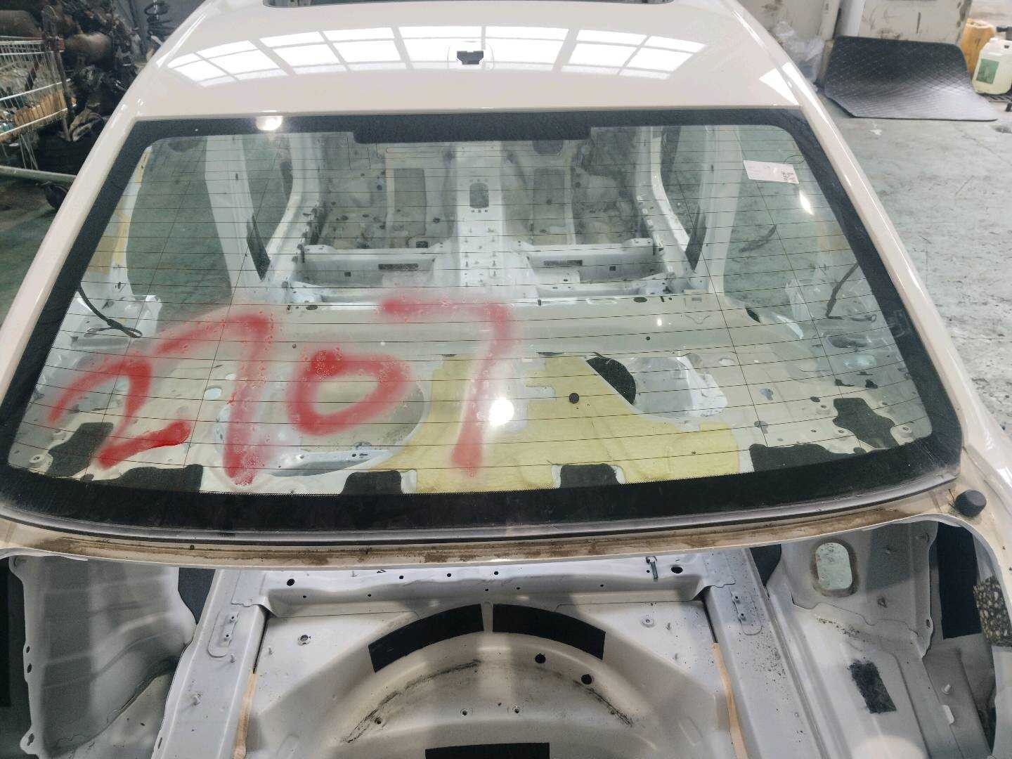 8WD845501C Rear Windshield Glass