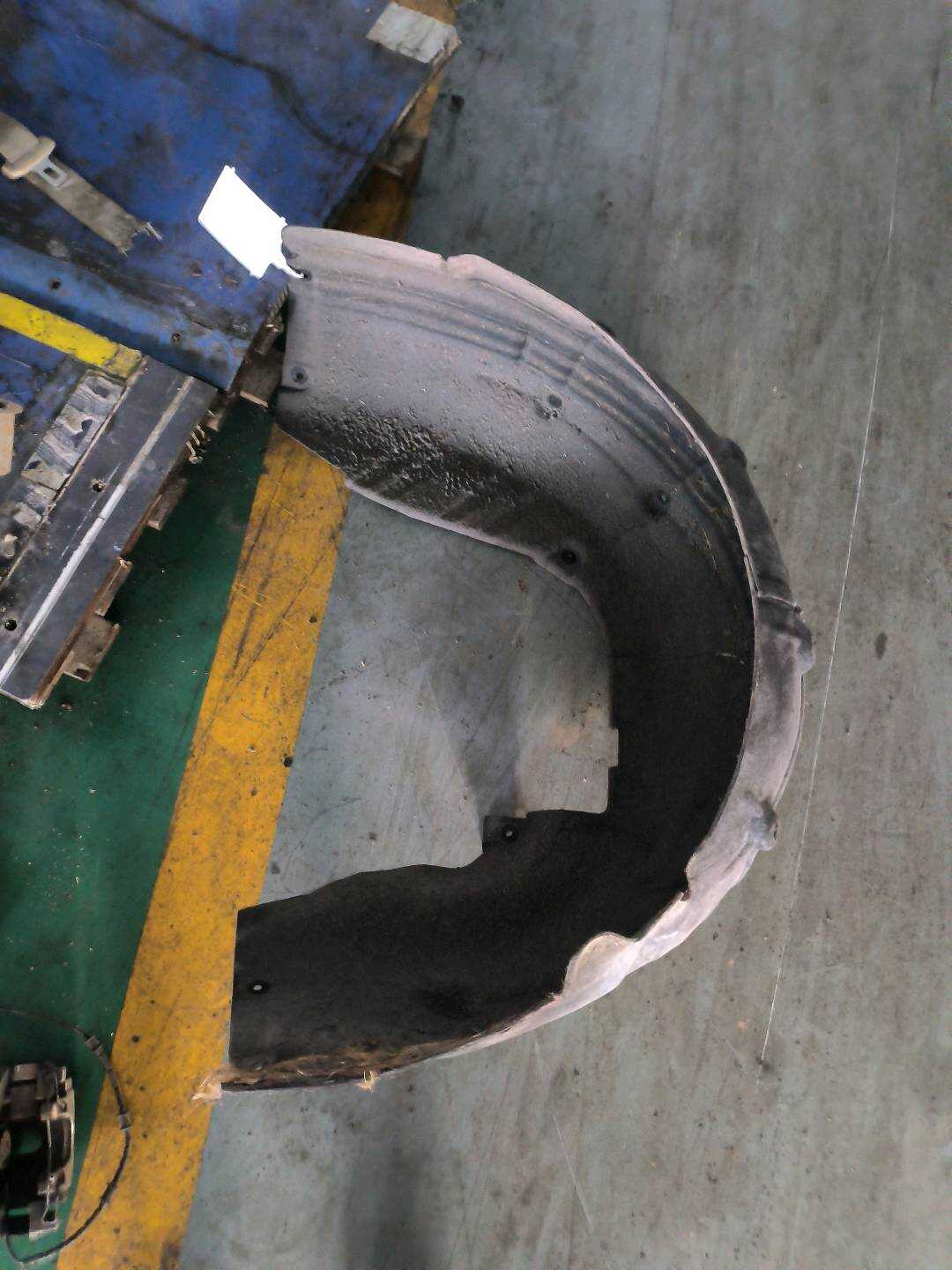 51718494391 后叶子板内衬（左）