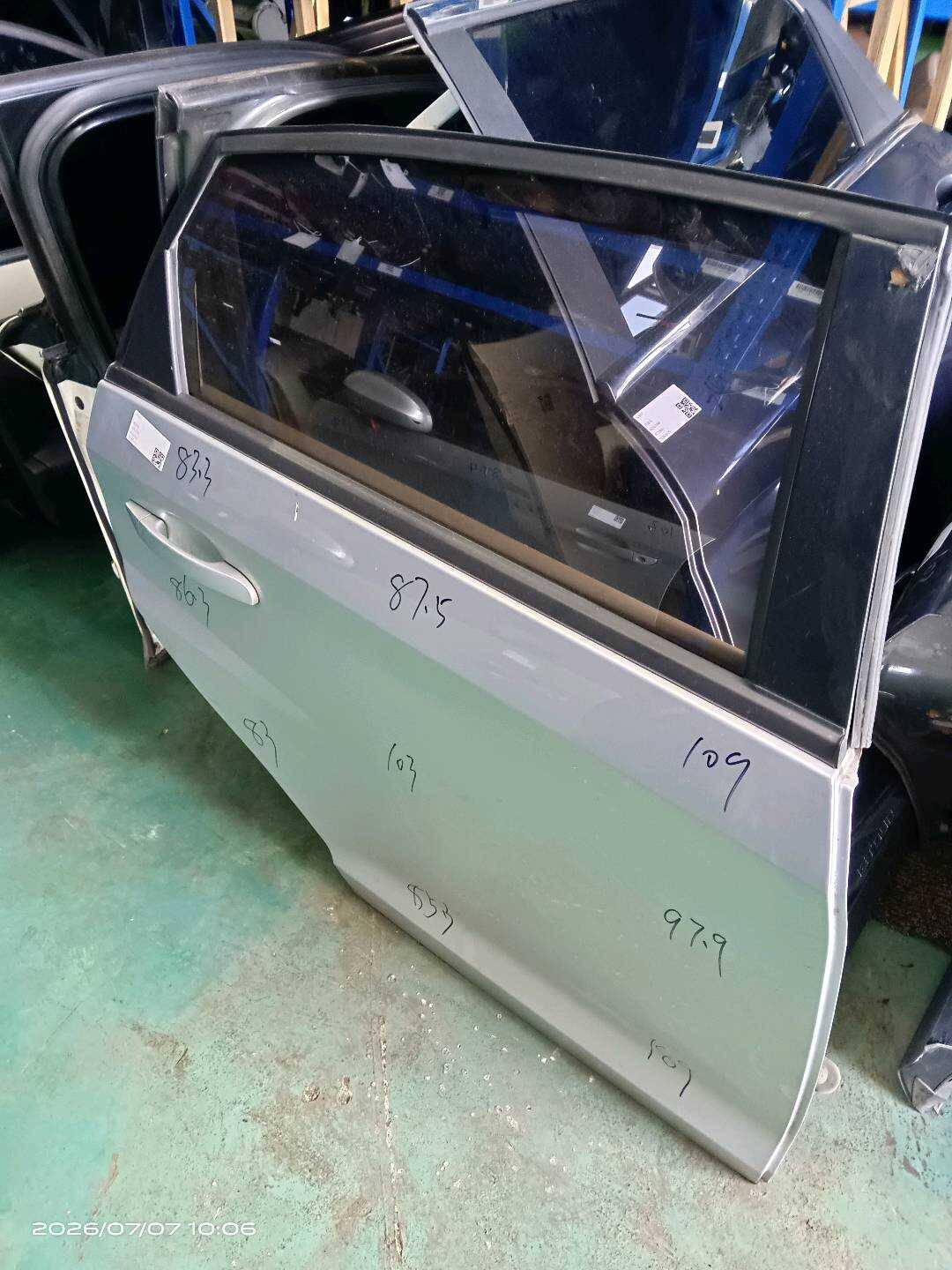 J156201020DY 后门壳（右）