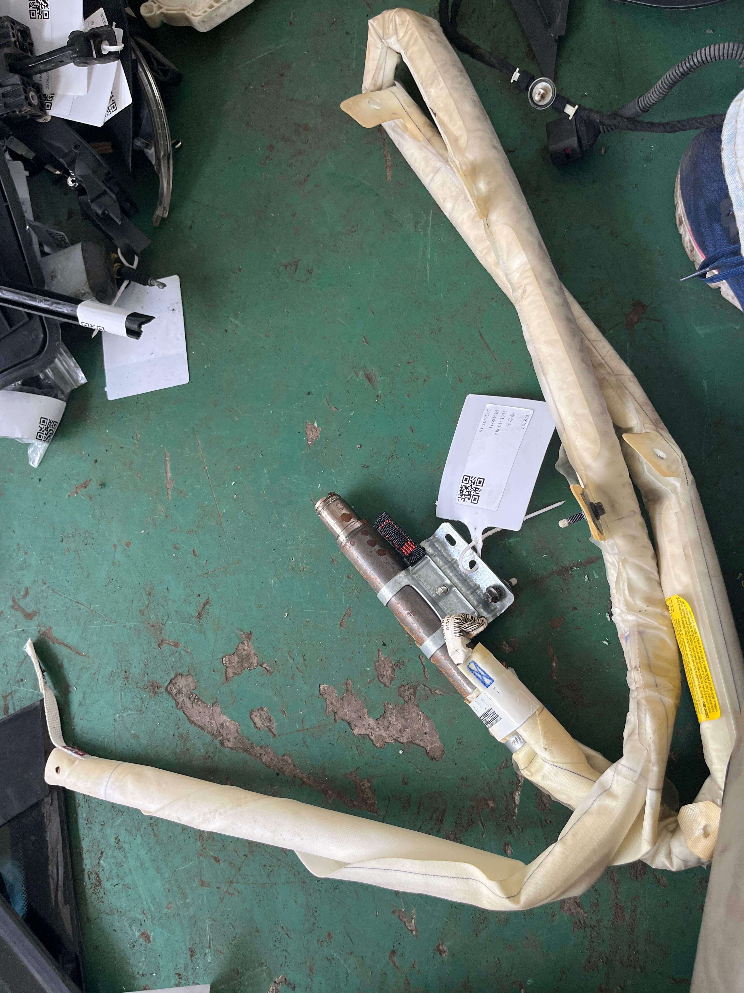 LR032200 Roof Curtain Airbag Assembly, Right