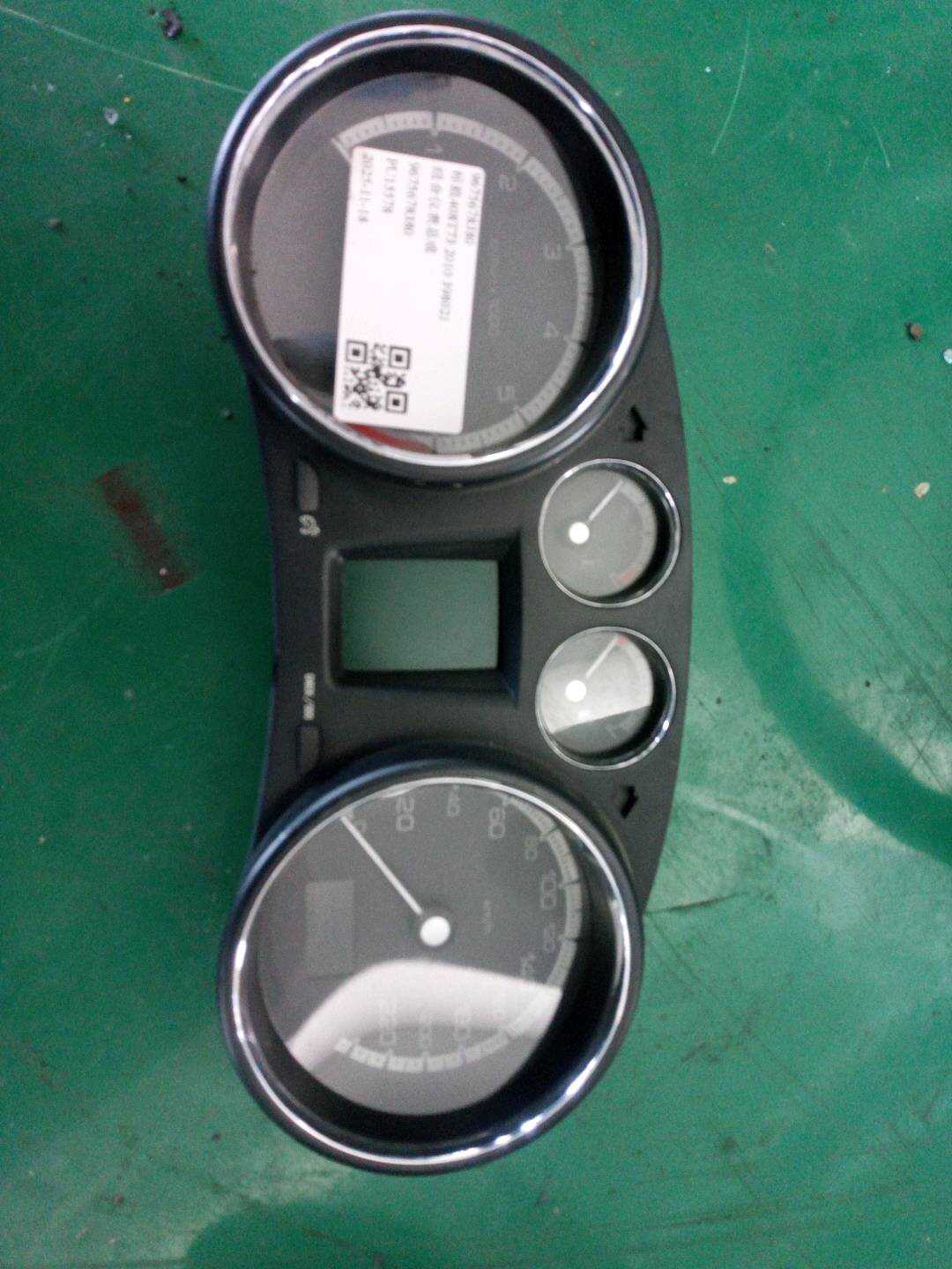 9675678380 组合仪表总成