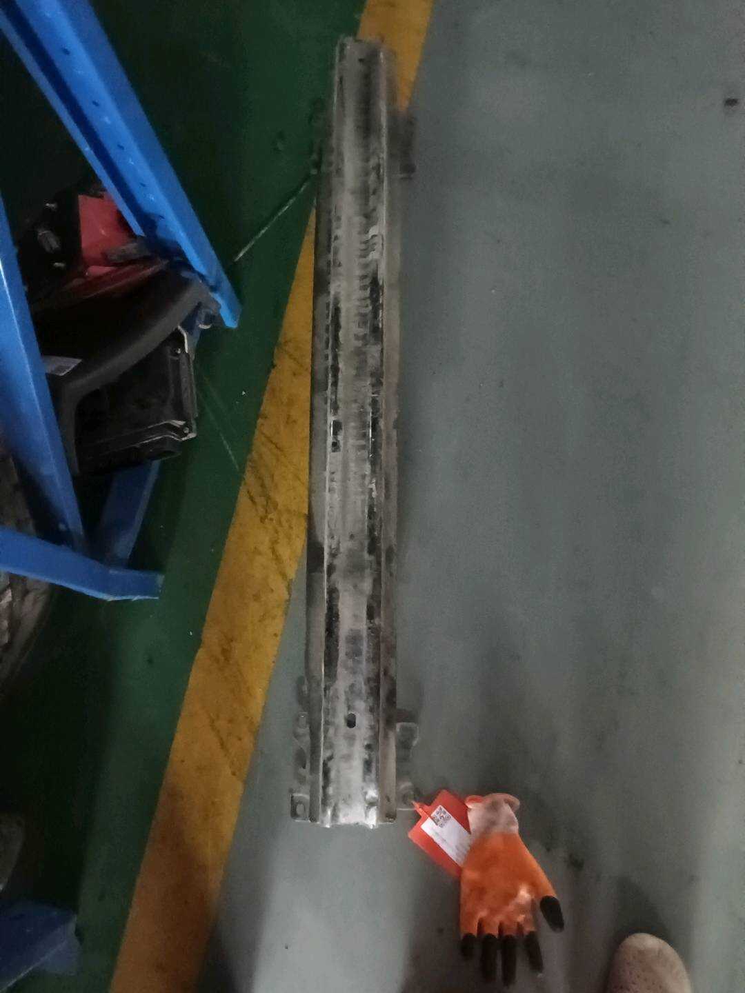 L16D807305 后保险杠骨架