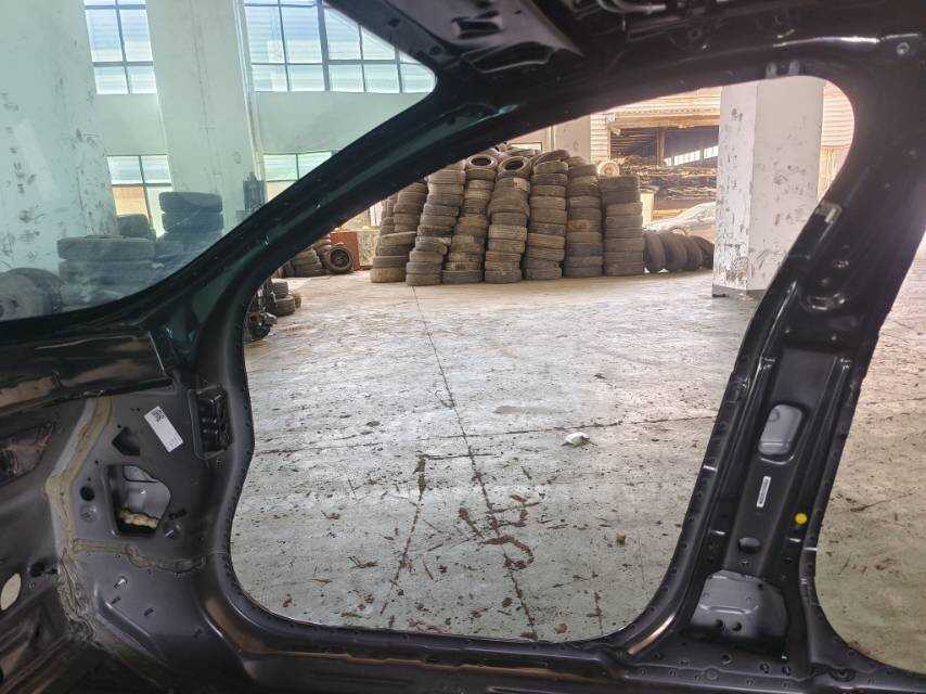C2D18927 Side Body Inner Panel, Front Right