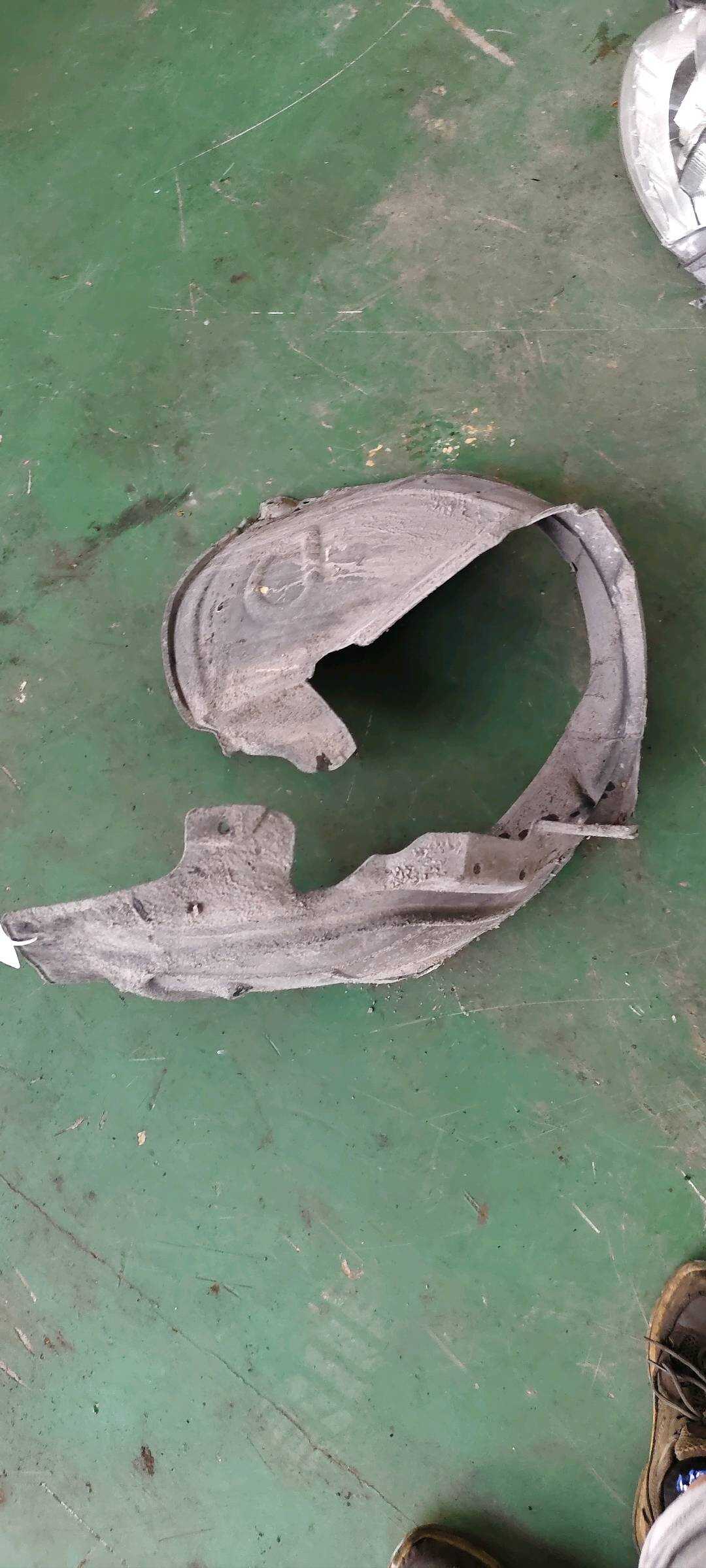 4F0821133P 前叶子板内衬（左）