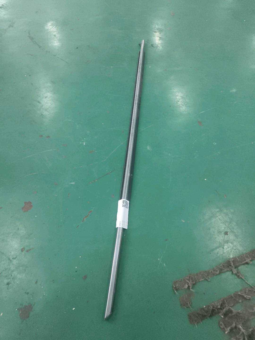 7571033100 前门玻璃压条(右外)