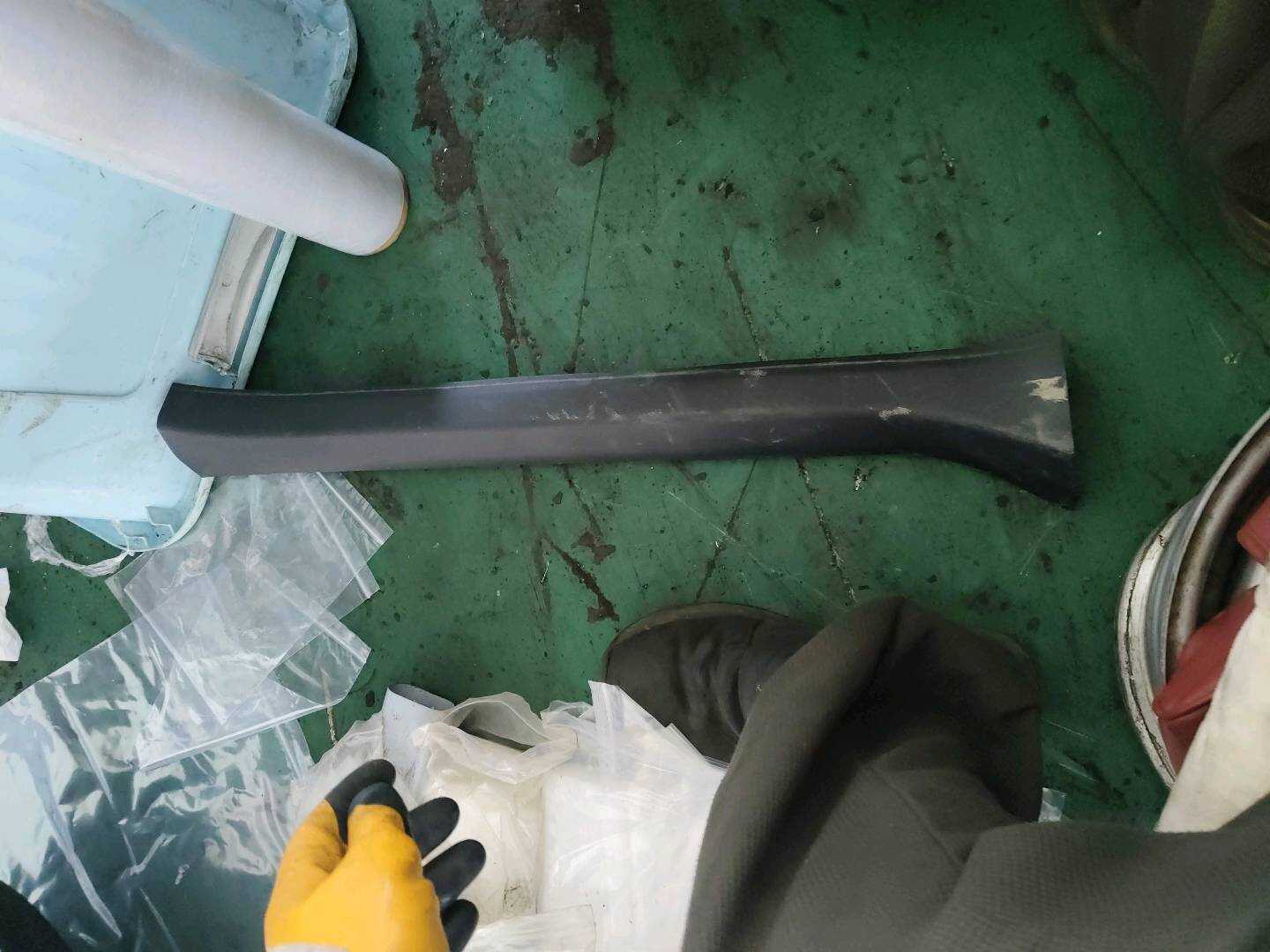 B012691 Front Left Door Sill Trim