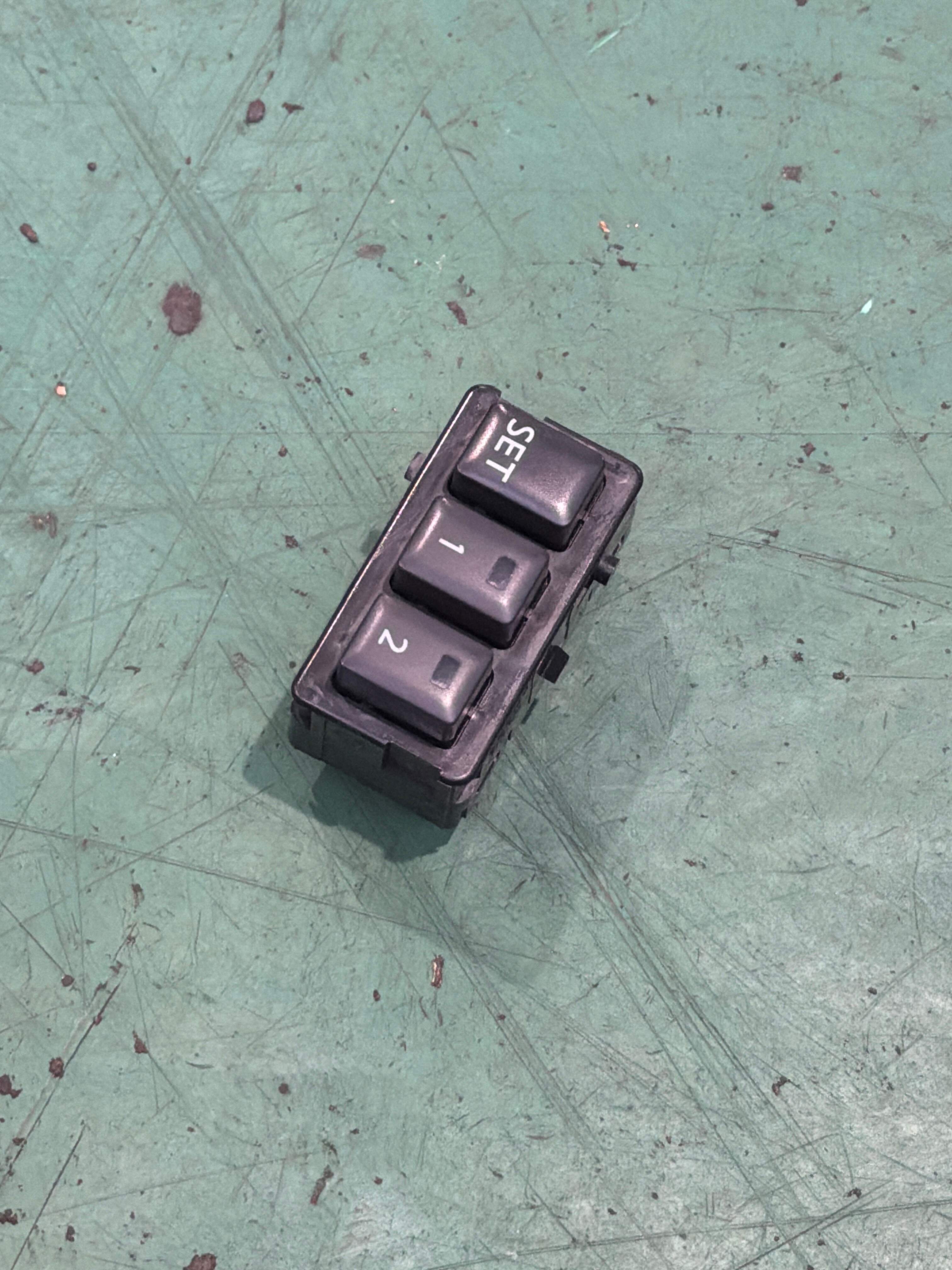 25491EH100 前座椅记忆开关(左)