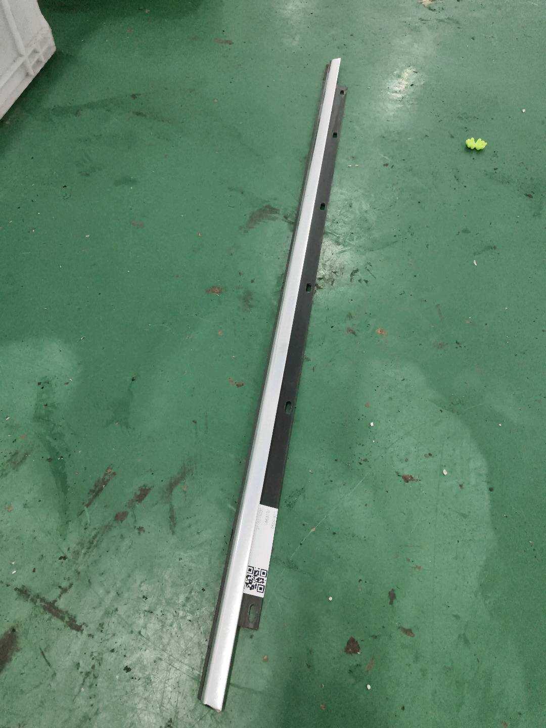 L8E0853763B Rear Door Window Molding (Left Outer)