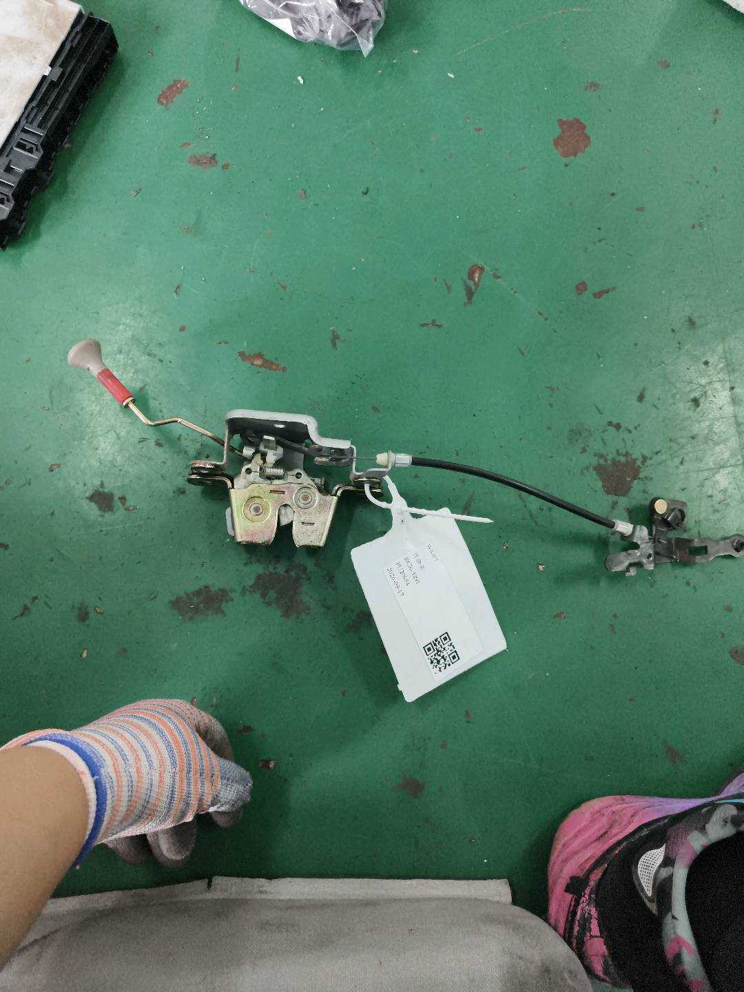 7264033050 后排左侧座椅靠背锁总成