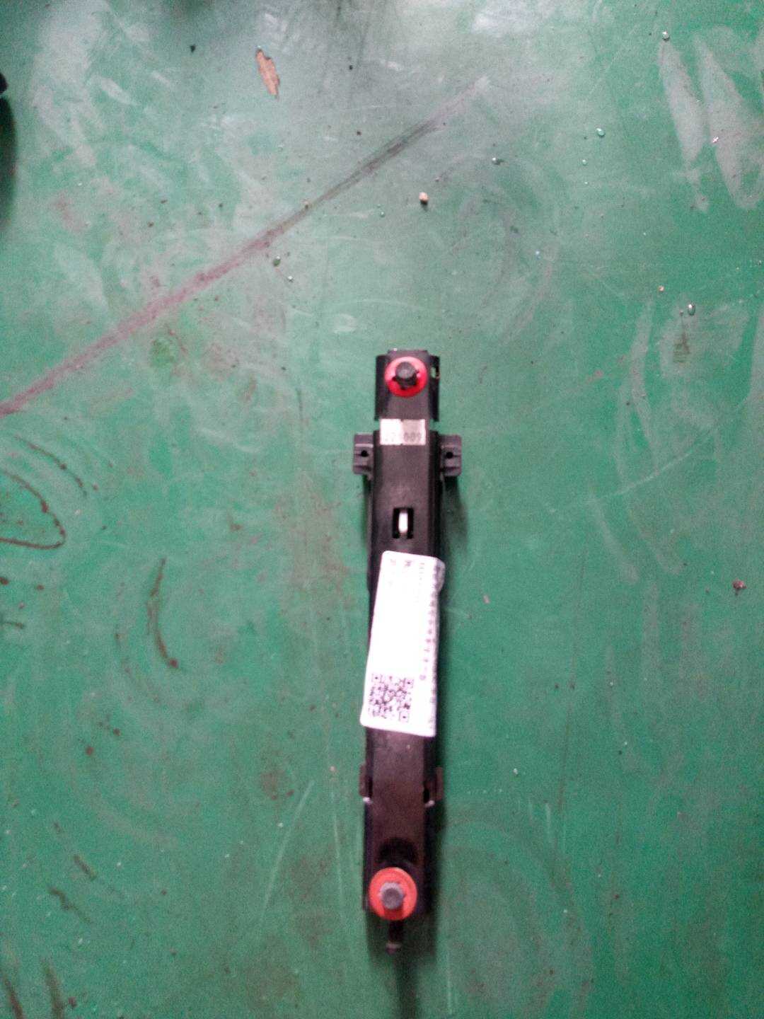 8889003000 副驾驶员座椅安全带高度调节器