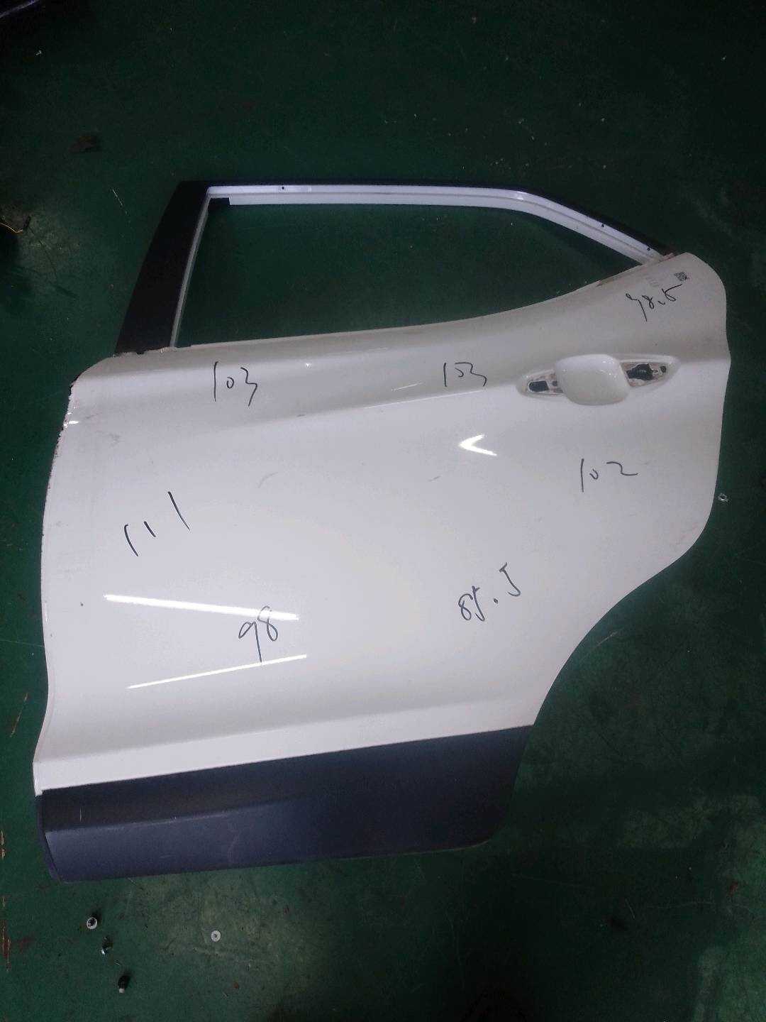 SC620101077 左后门总成