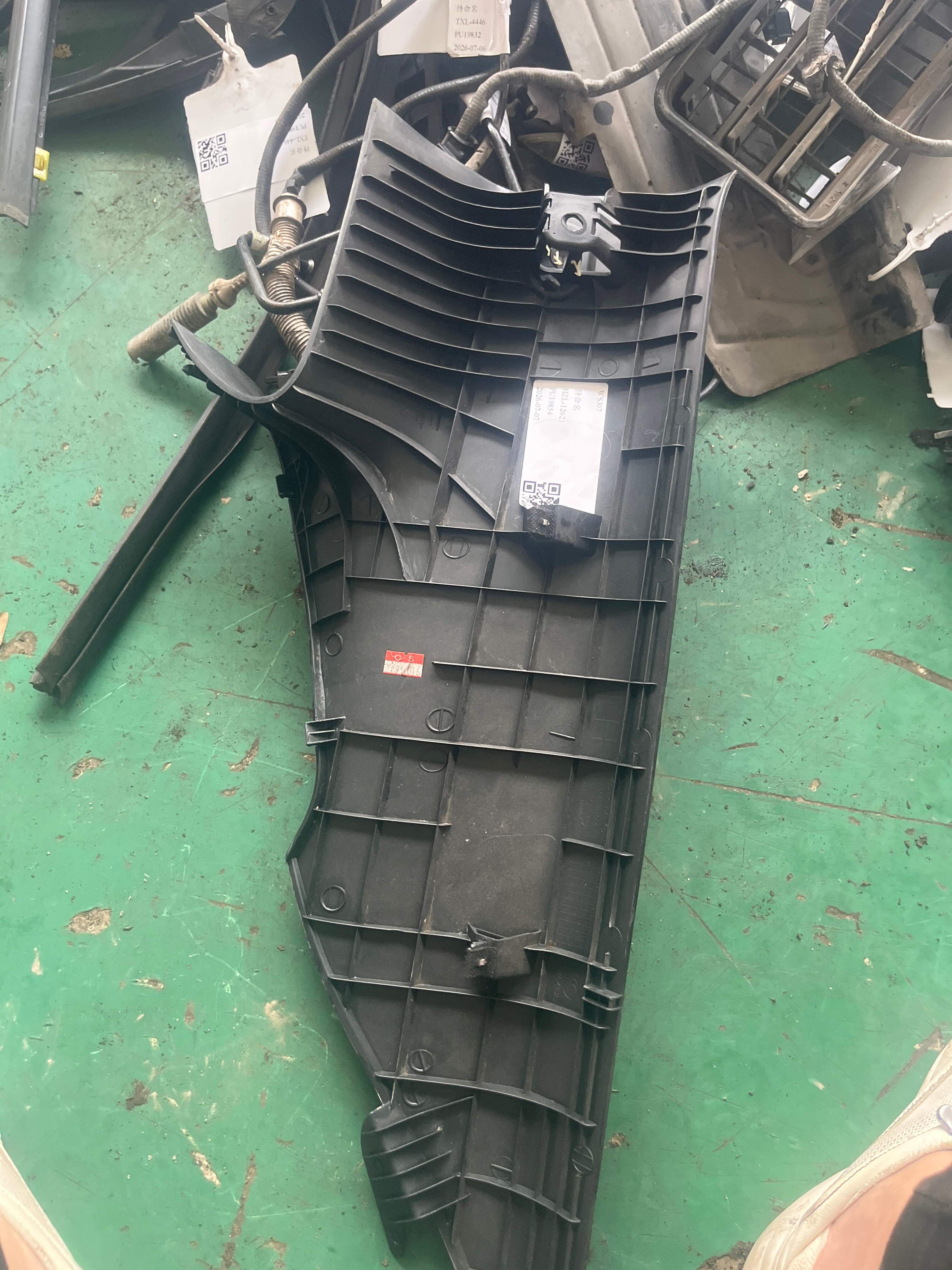 858502M0009P C柱内衬(左上)