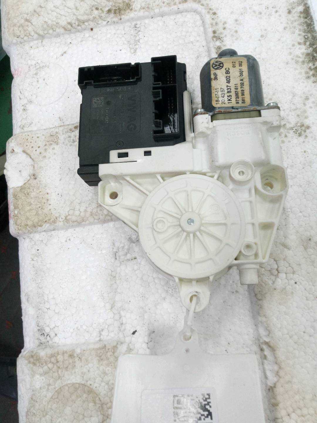 561959702CZ1F Front Door Window Motor, Right
