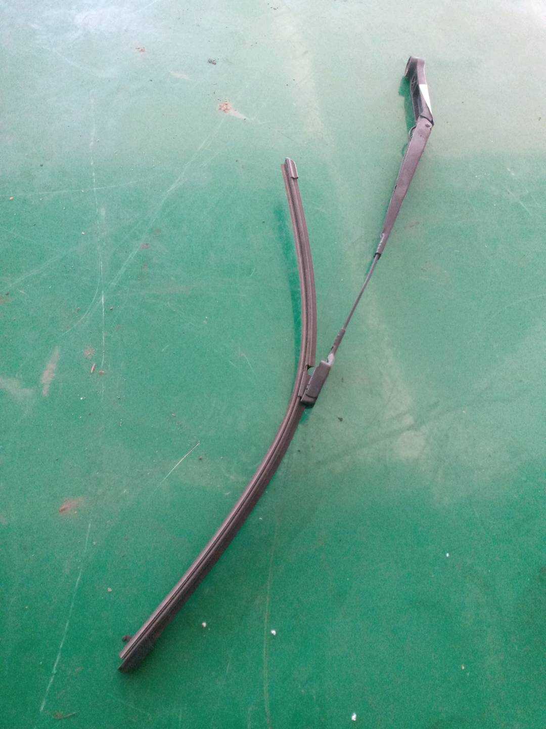 10238373 Front Windshield Wiper Arm, Left