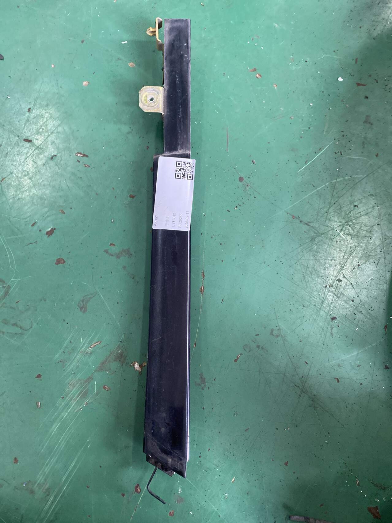 A2207300219 Rear Door Window Guide Rail, Rear Right