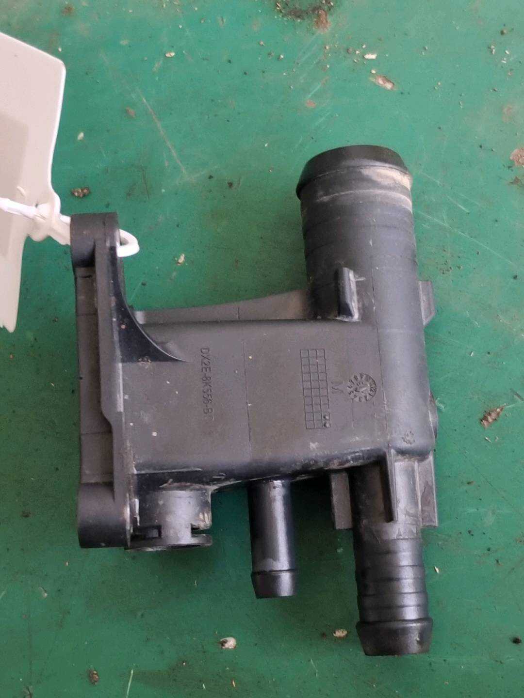JDE28625 水箱水管连接器