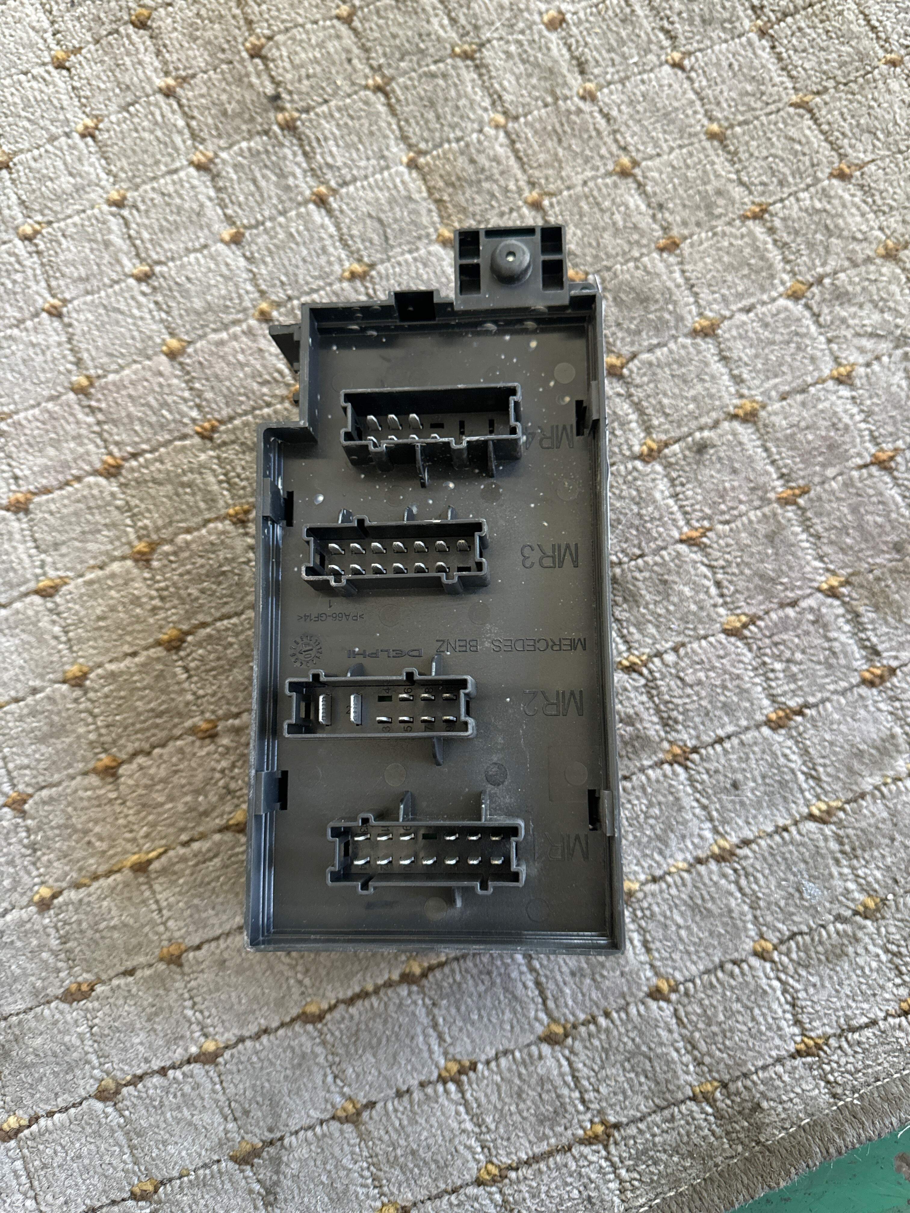 A1645402972 继电器