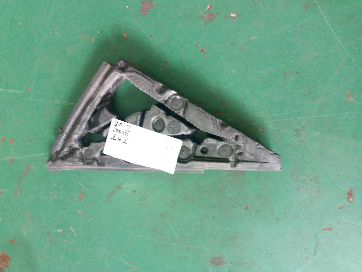 51337362502 倒车镜三角饰板(右外)