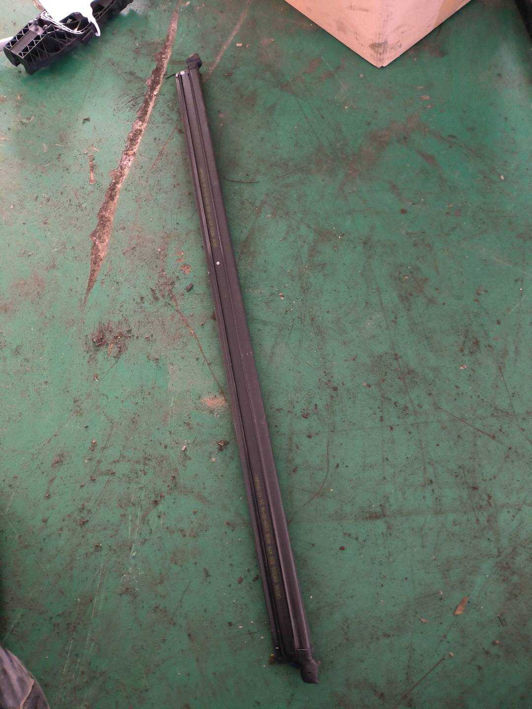 L5CG839480B 后门玻璃压条(右内)