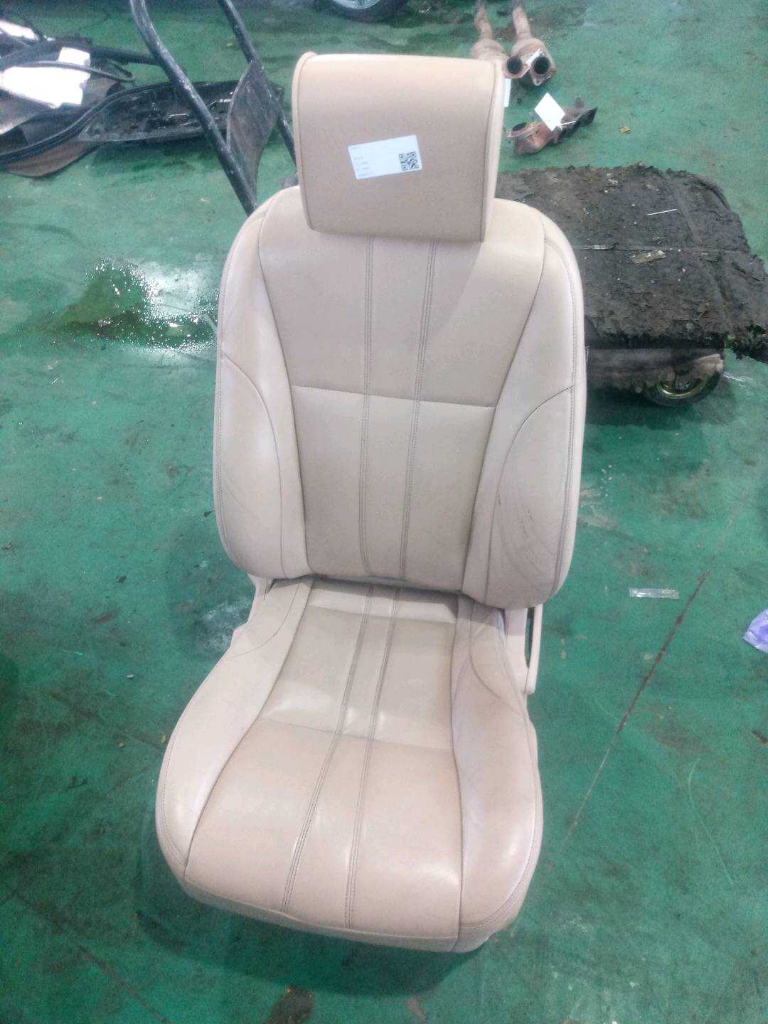 C2C40352LHJ 左侧前排坐椅总成