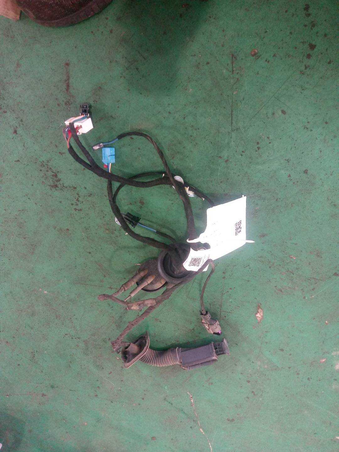 L8WD971687 后门线束(右)
