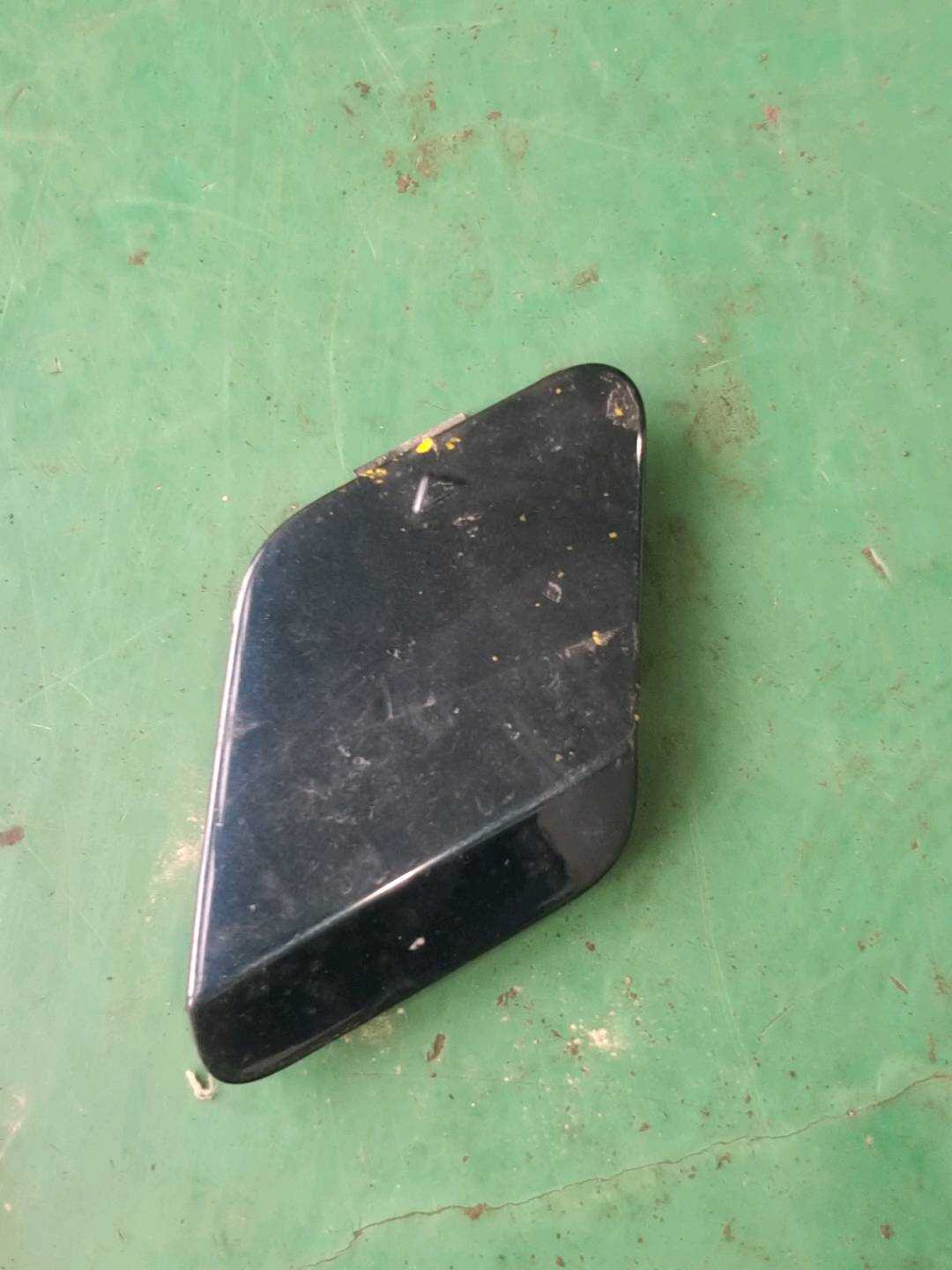 51127301463 后保险杠牵引钩盖板