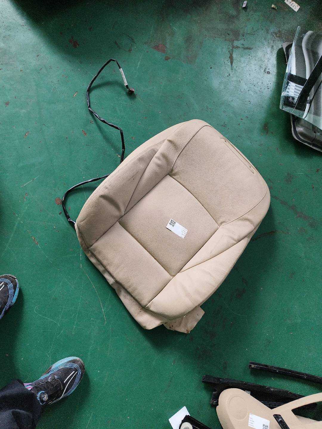 52109174843 副驾驶员座椅底座软垫