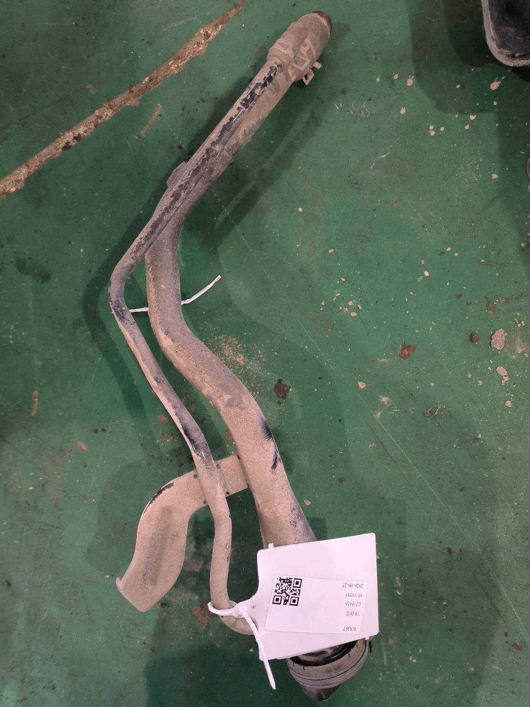 17660T2AG02 燃油箱加油管