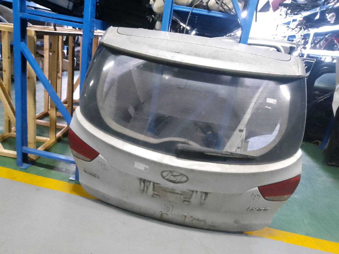 737002Z000 尾盖
