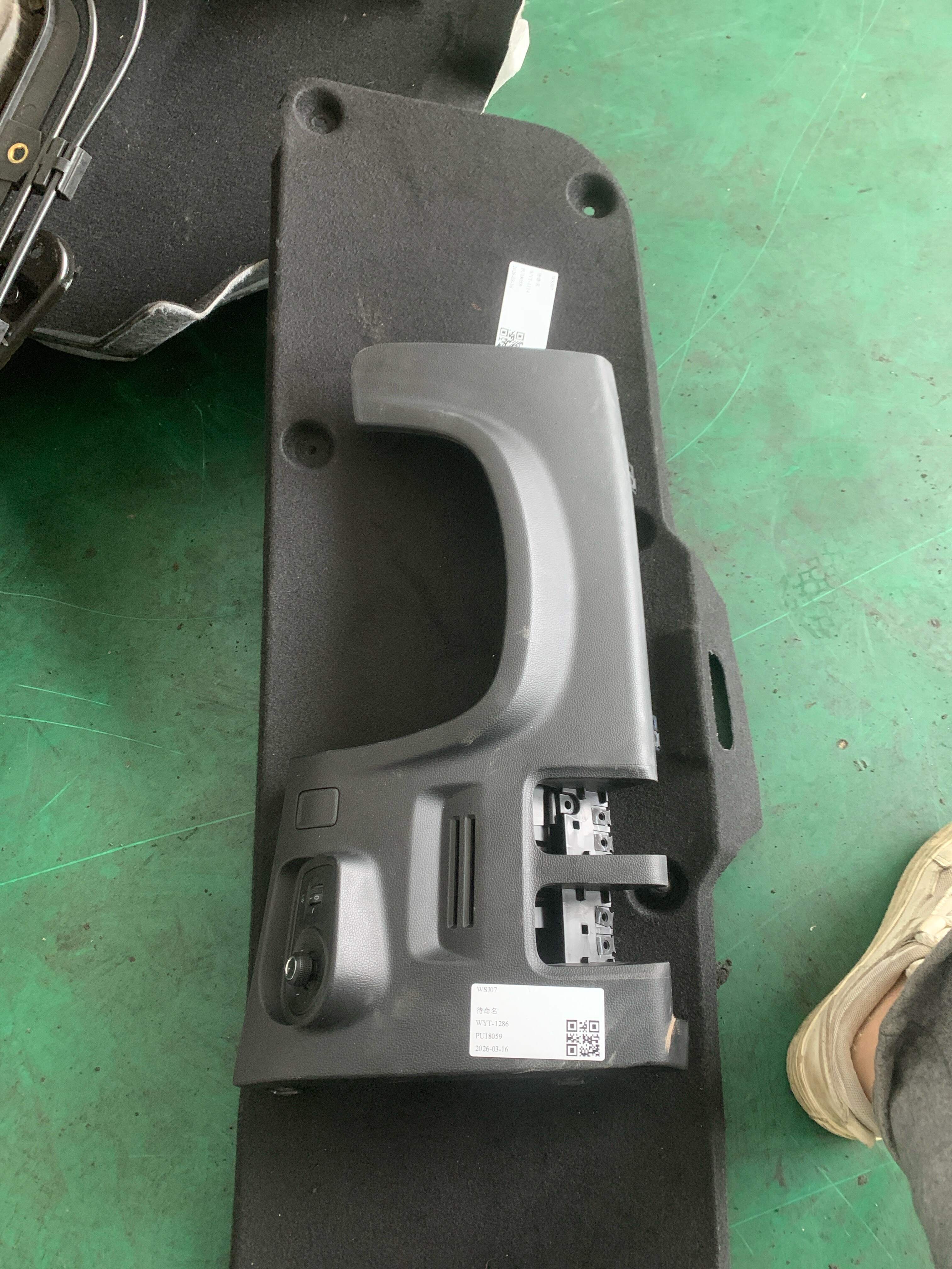 10591426 Driver Knee Bolster Sub-Assembly