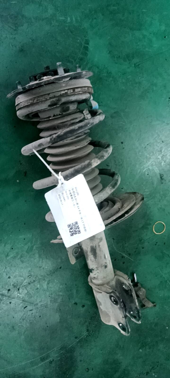 9041250 前减震器芯(右)
