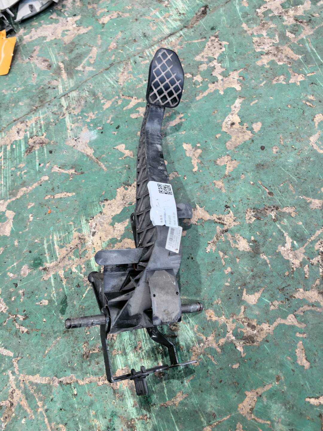 4F1721316 Clutch Pedal