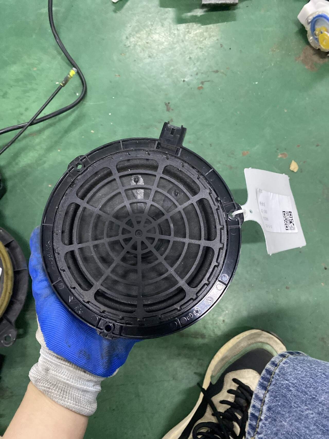YL00370680 前门扬声器(右)
