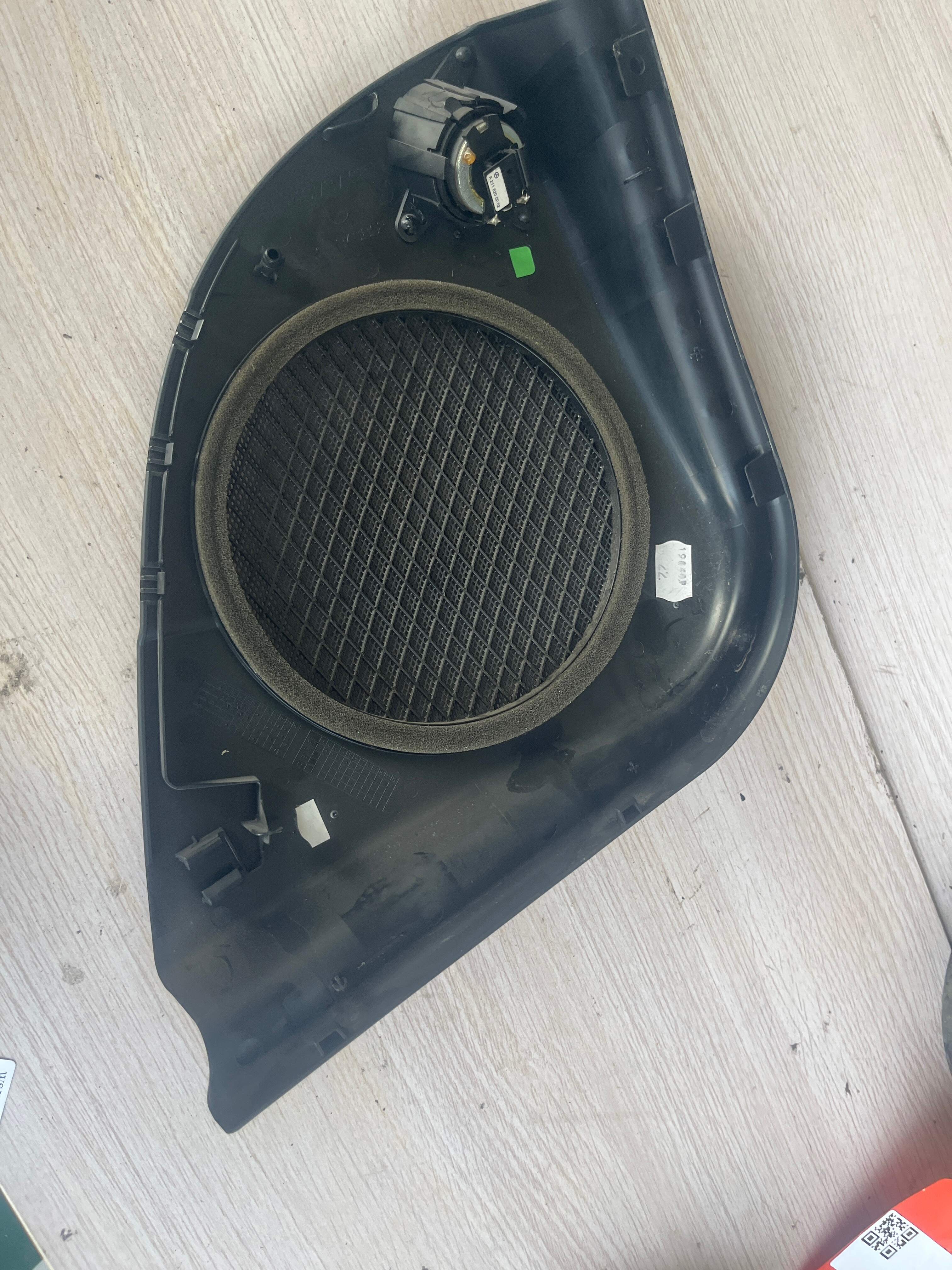 A21973702889051 后门扬声器罩(右)