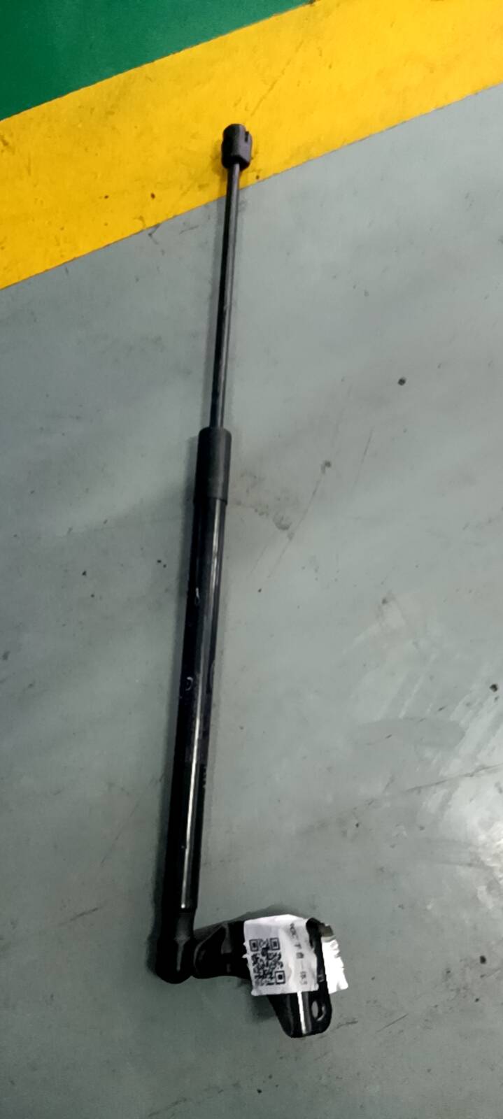8717003110 尾盖玻璃撑杆(右)