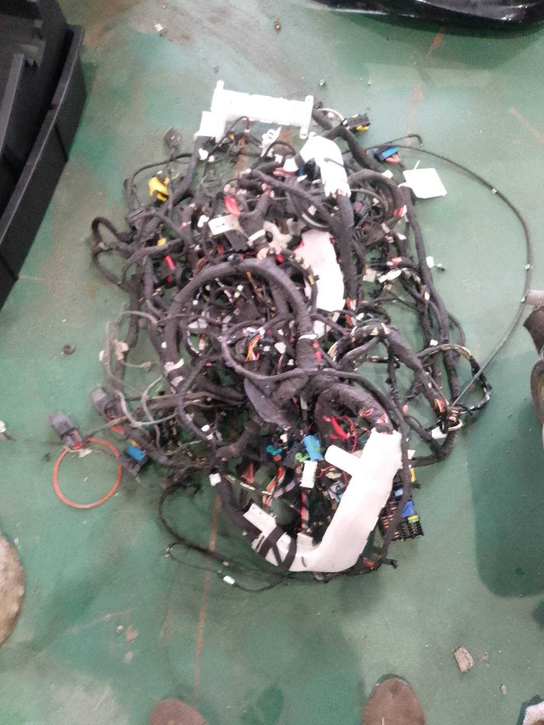 61115A95A85 车身线束