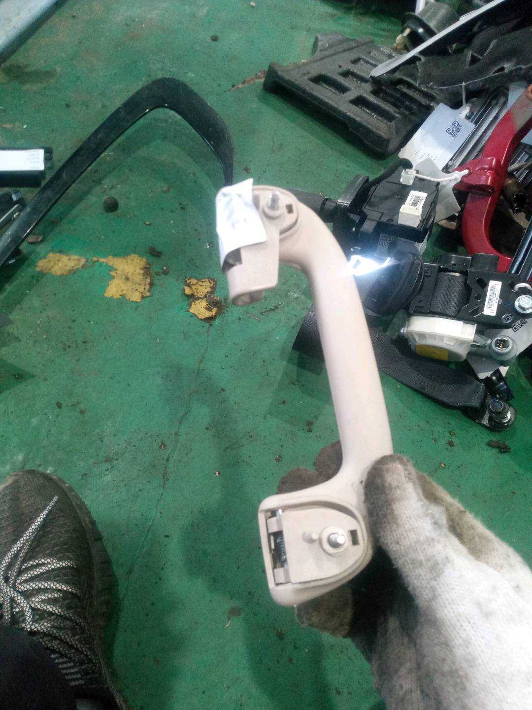SA8215030A 车顶拉手总成Ⅰ