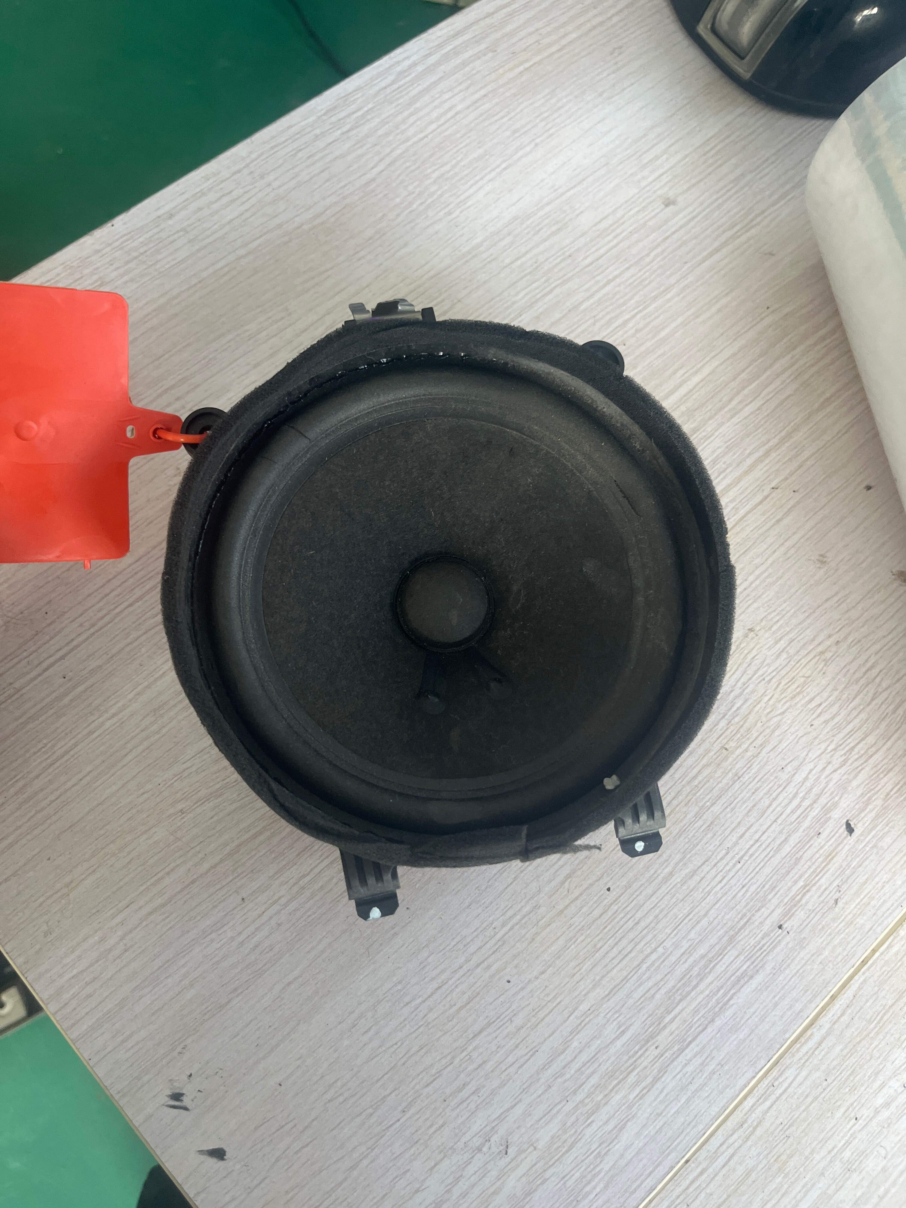 93731852 前门扬声器（左）