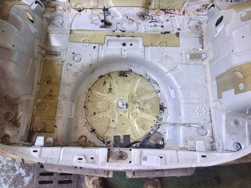 12846142 Spare Tire Well