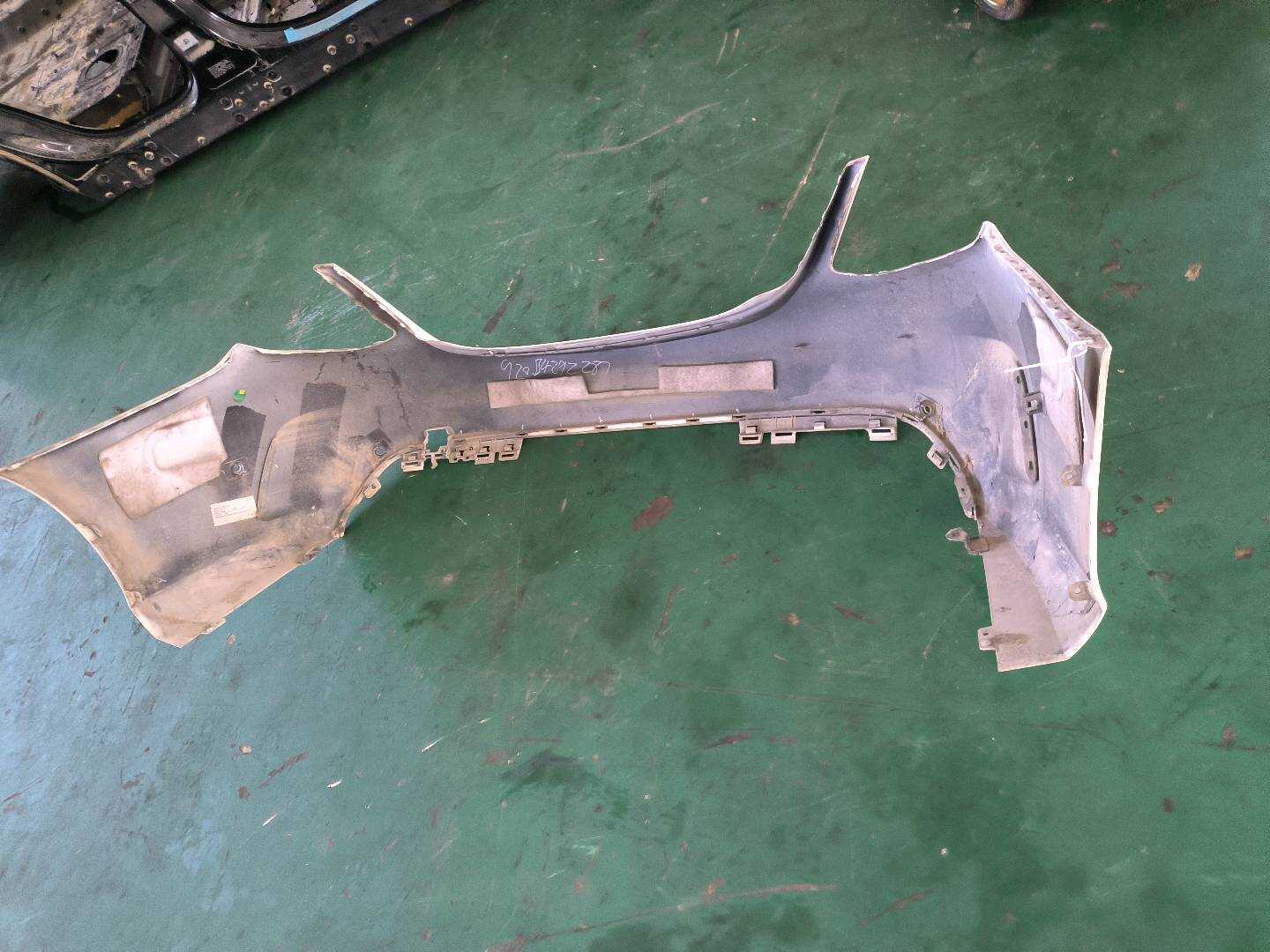 A2058856038 后保险杠皮