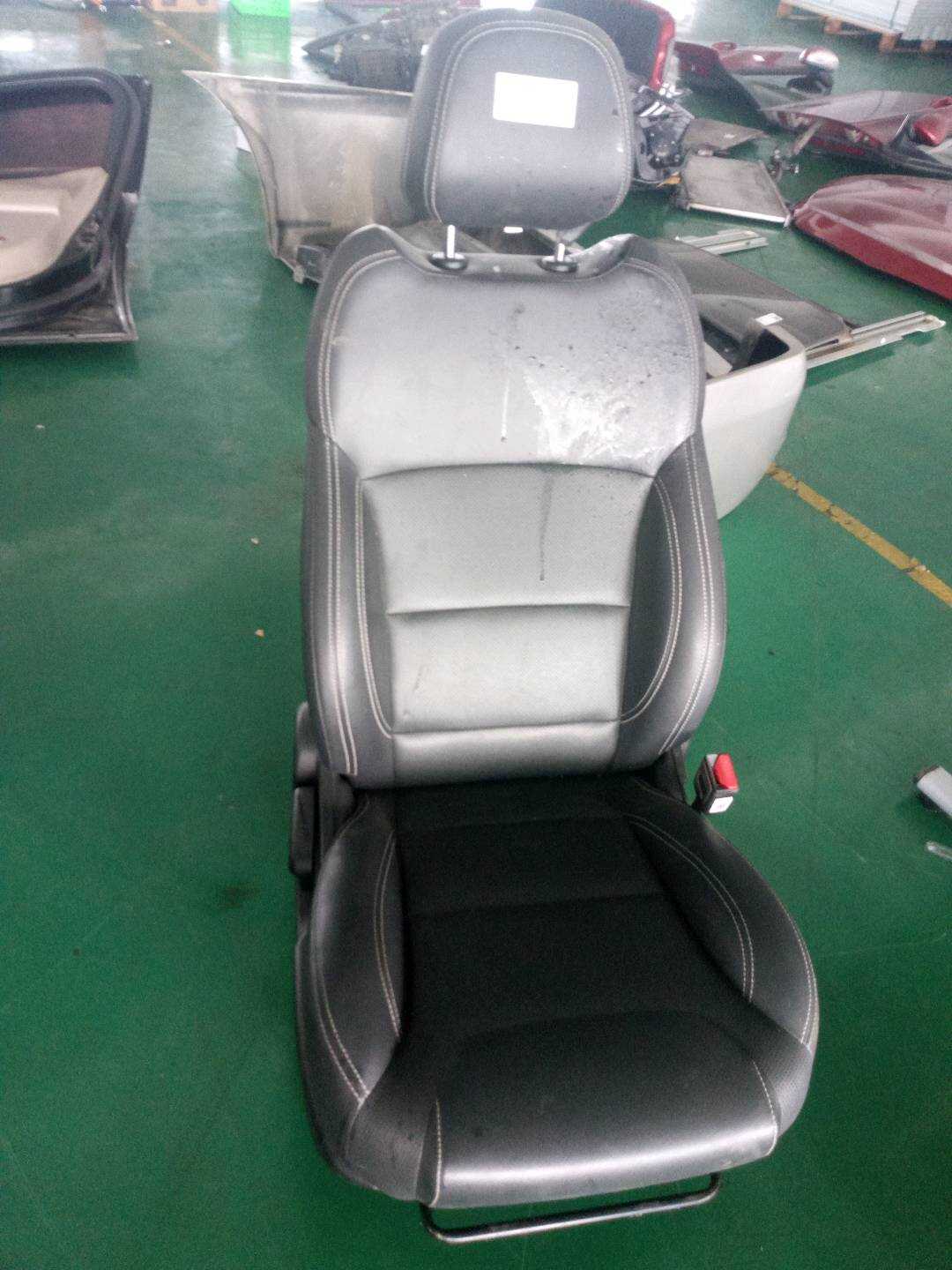 101803632400742 副驾驶员座椅总成