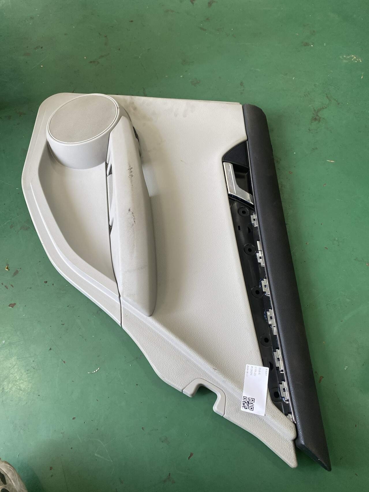 A20473018627E94 后门内饰板(右)